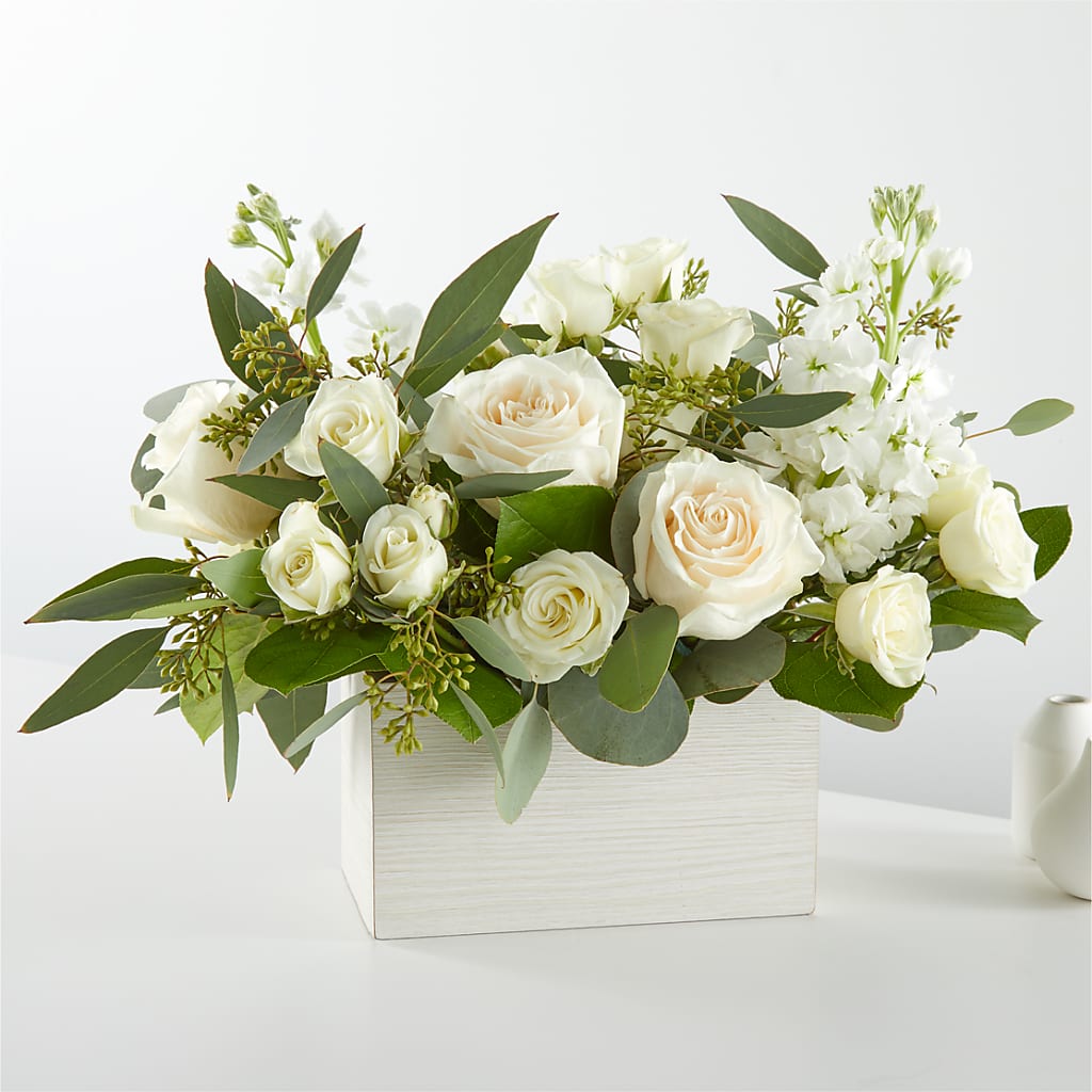 Fresh Linen Box Bouquet – Flowers Unlimited, Martinsburg WV