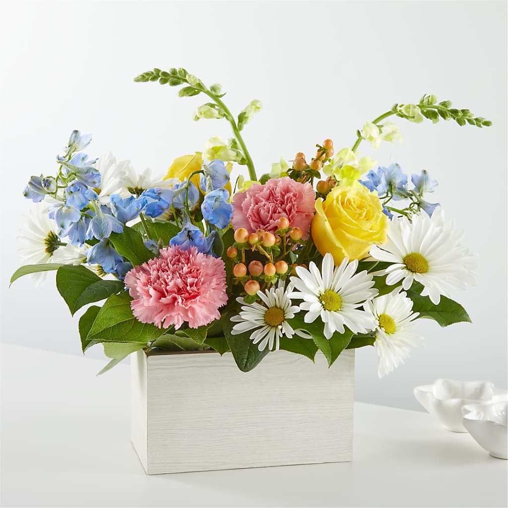 Sun Salutation Box Bouquet – Flowers Unlimited, Martinsburg WV