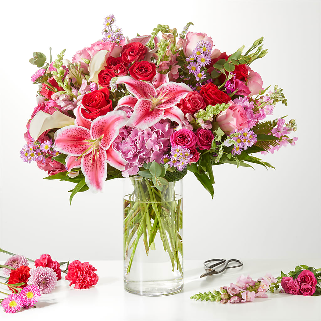 Swooning Over You - A Luxury Florist Original – Flowers Unlimited, Martinsburg WV
