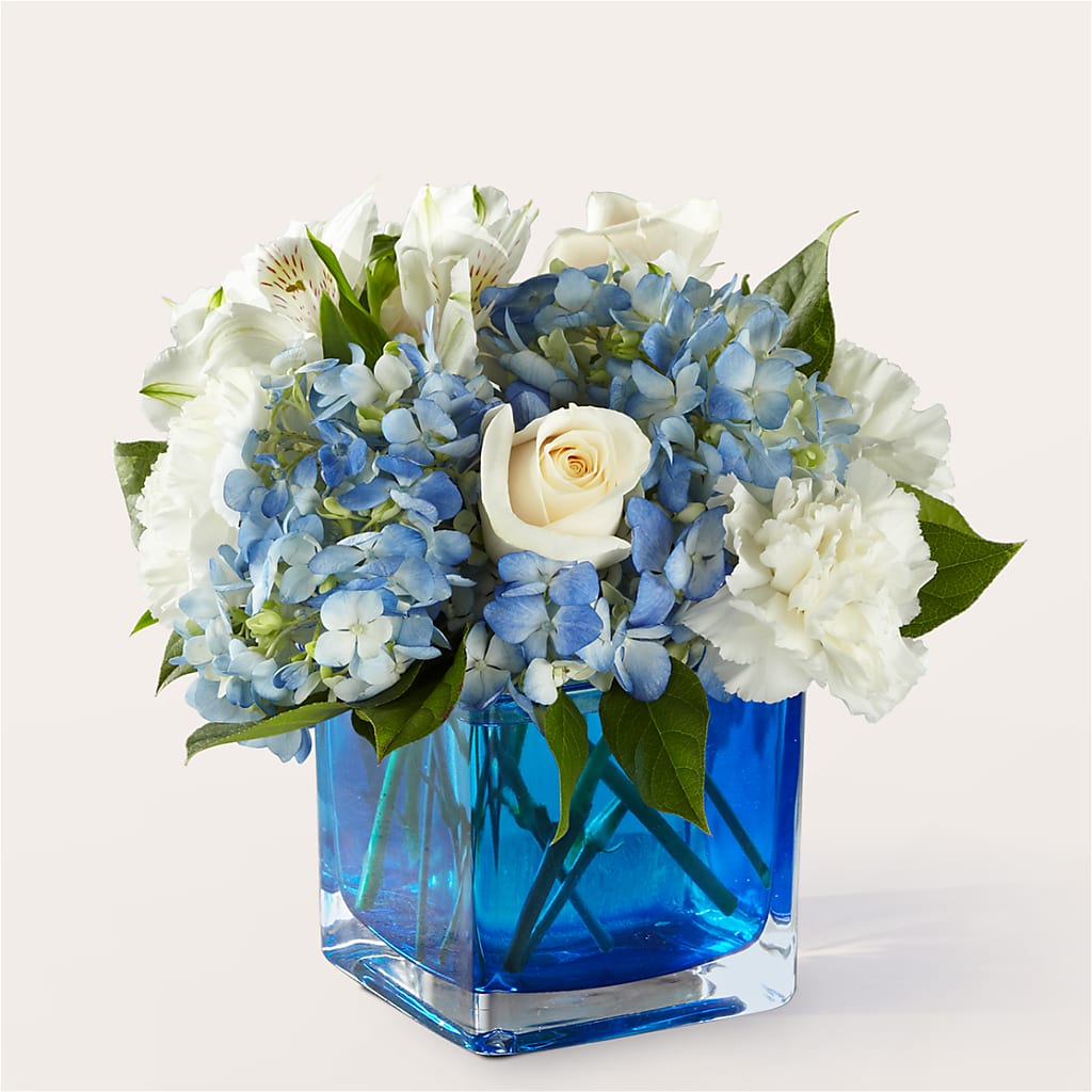 Soothing Waters Bouquet – Flowers Unlimited, Martinsburg WV