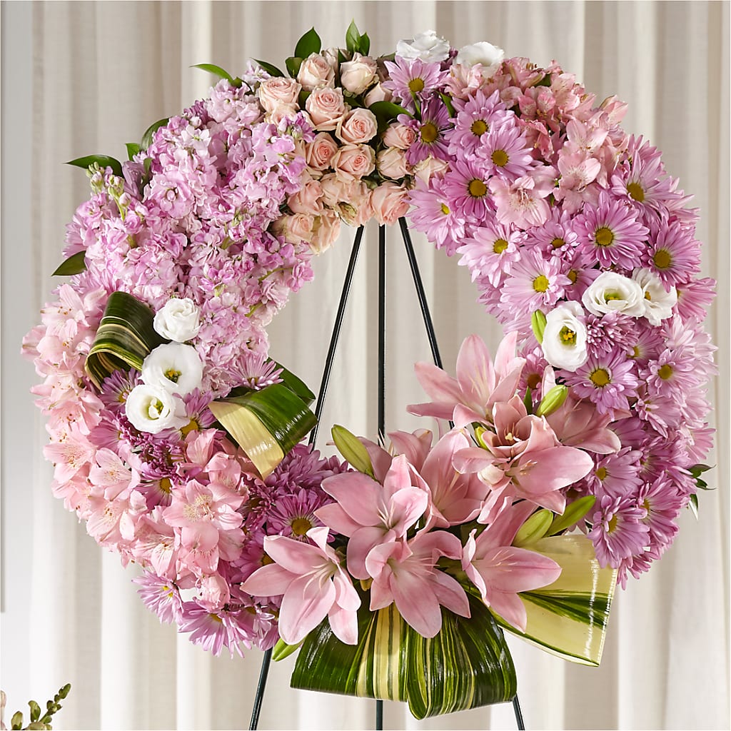 Gift of Warmth Wreath – Flowers Unlimited, Martinsburg WV