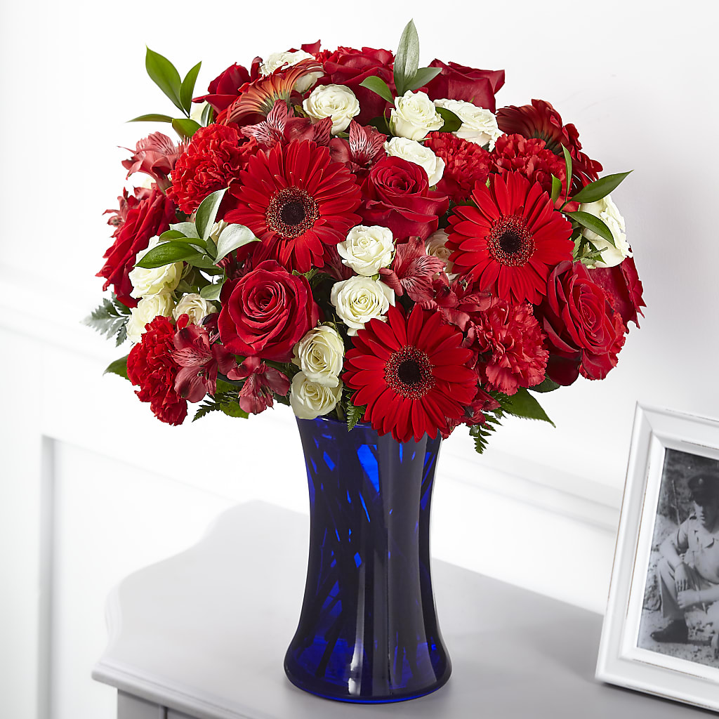 Hearts Embrace Bouquet – Flowers Unlimited, Martinsburg WV