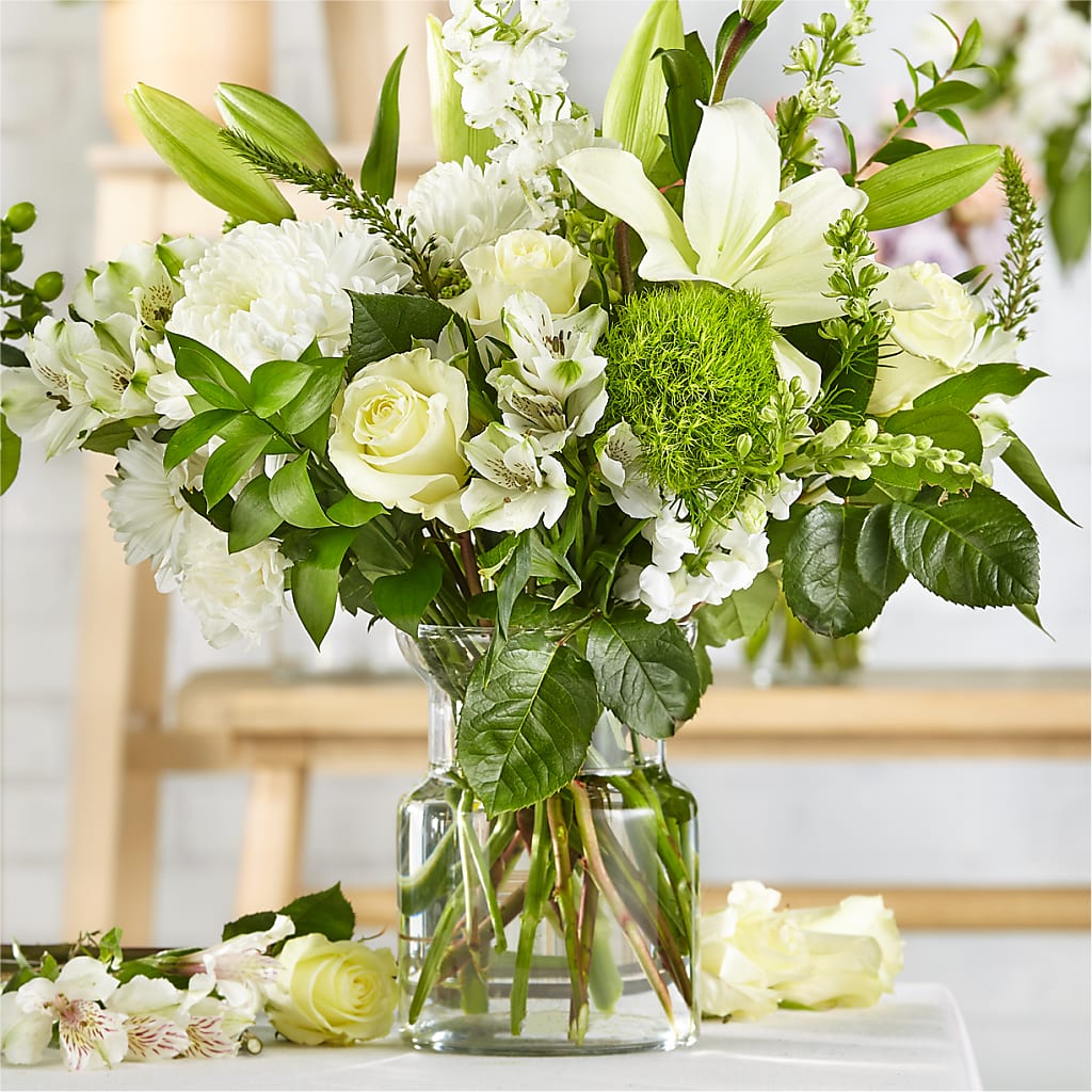 Classic Ivory – A Florist Original – Flowers Unlimited, Martinsburg WV