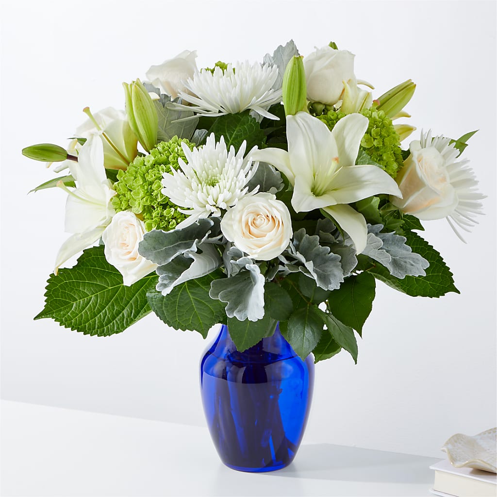 Snowy Dreams Bouquet – Flowers Unlimited, Martinsburg WV