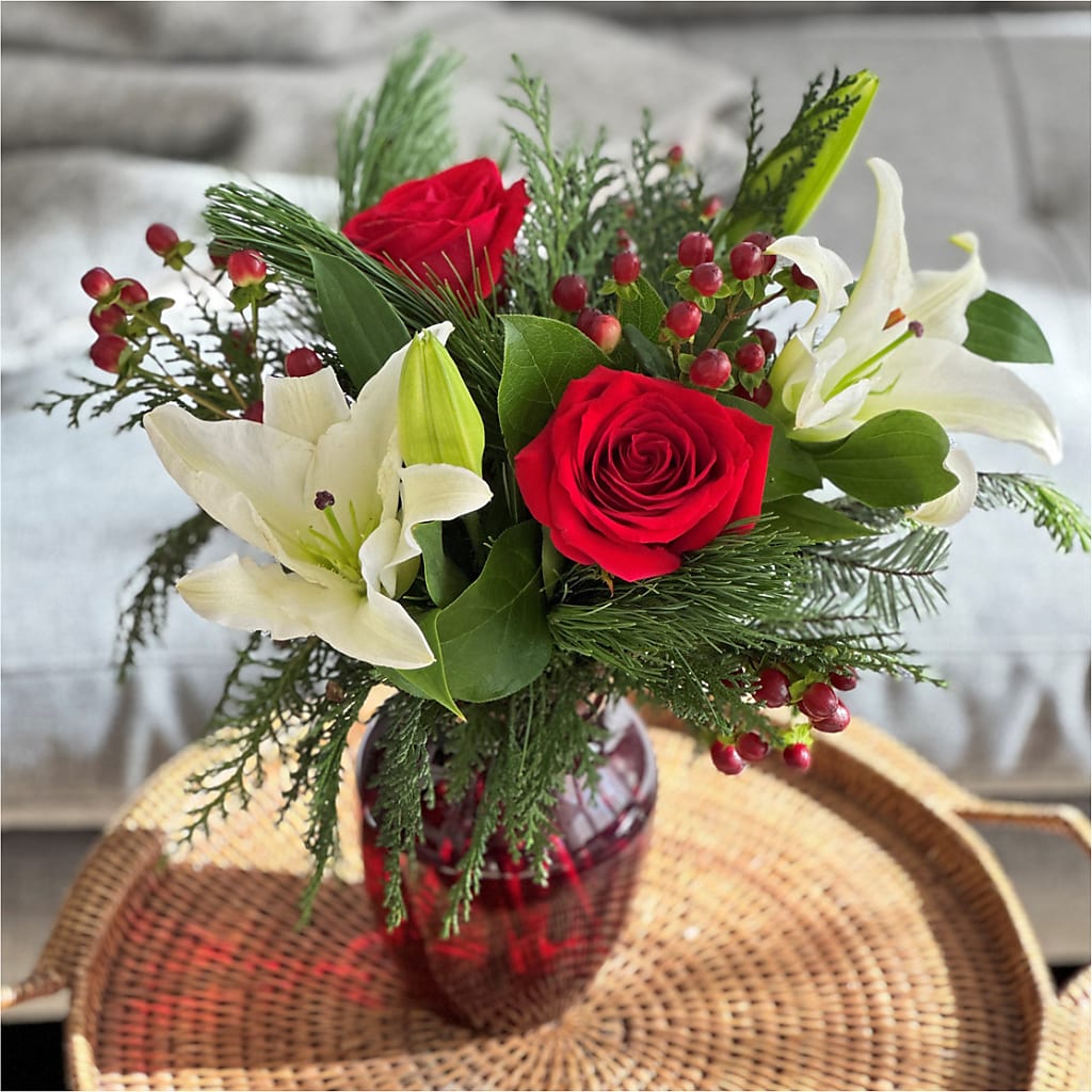 Evergreen Delight Bouquet – Flowers Unlimited, Martinsburg WV