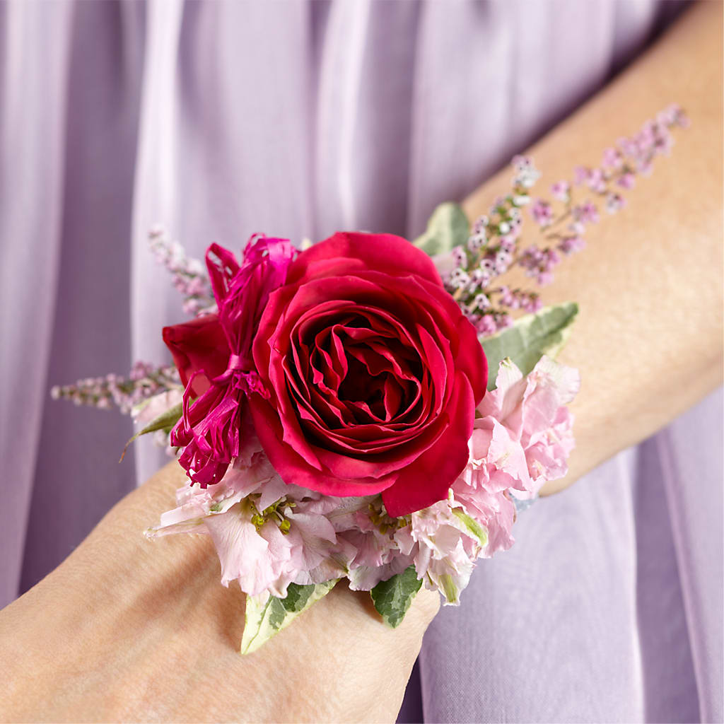 Rose Charm Corsage – Flowers Unlimited, Martinsburg WV