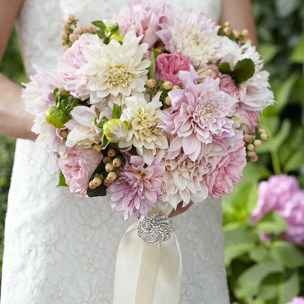 Heart's Promise Bouquet – Flowers Unlimited, Martinsburg WV