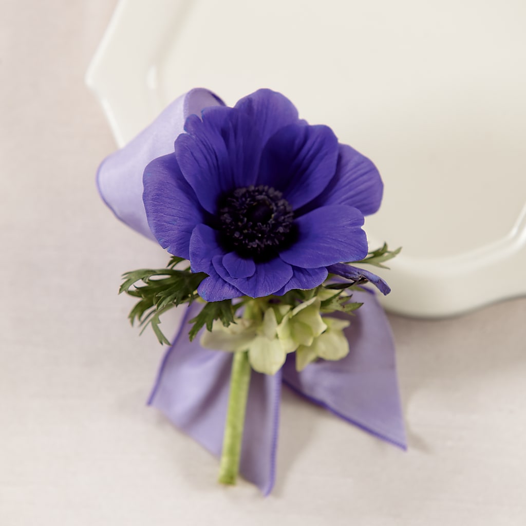 Purple Passion Boutonniere – Flowers Unlimited, Martinsburg WV