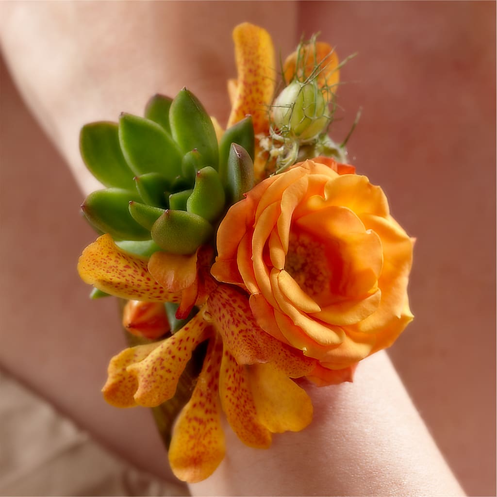 Irresistible Love Wrist Corsage – Flowers Unlimited, Martinsburg WV