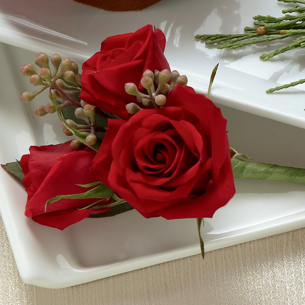 Red Spray Rose Boutonniere – Flowers Unlimited, Martinsburg WV