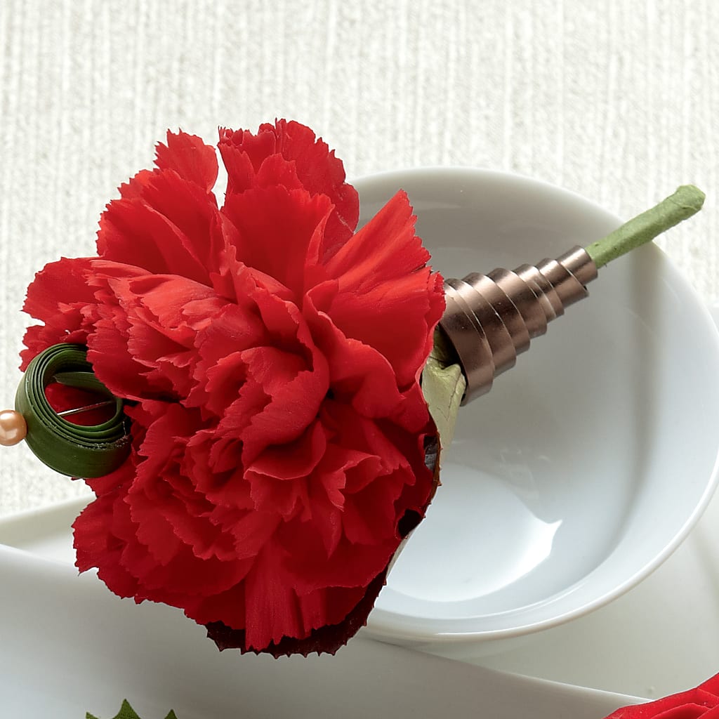 Red Carnation Boutonniere – Flowers Unlimited, Martinsburg WV