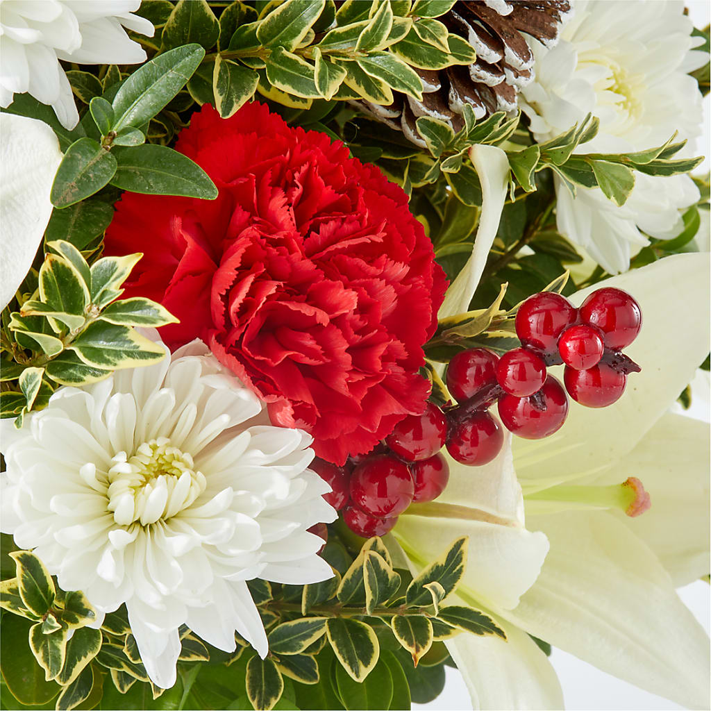 Festive Moments Tree –  Flowers Unlimited, Martinsburg WV