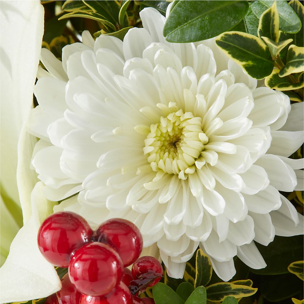 Festive Moments Tree –  Flowers Unlimited, Martinsburg WV