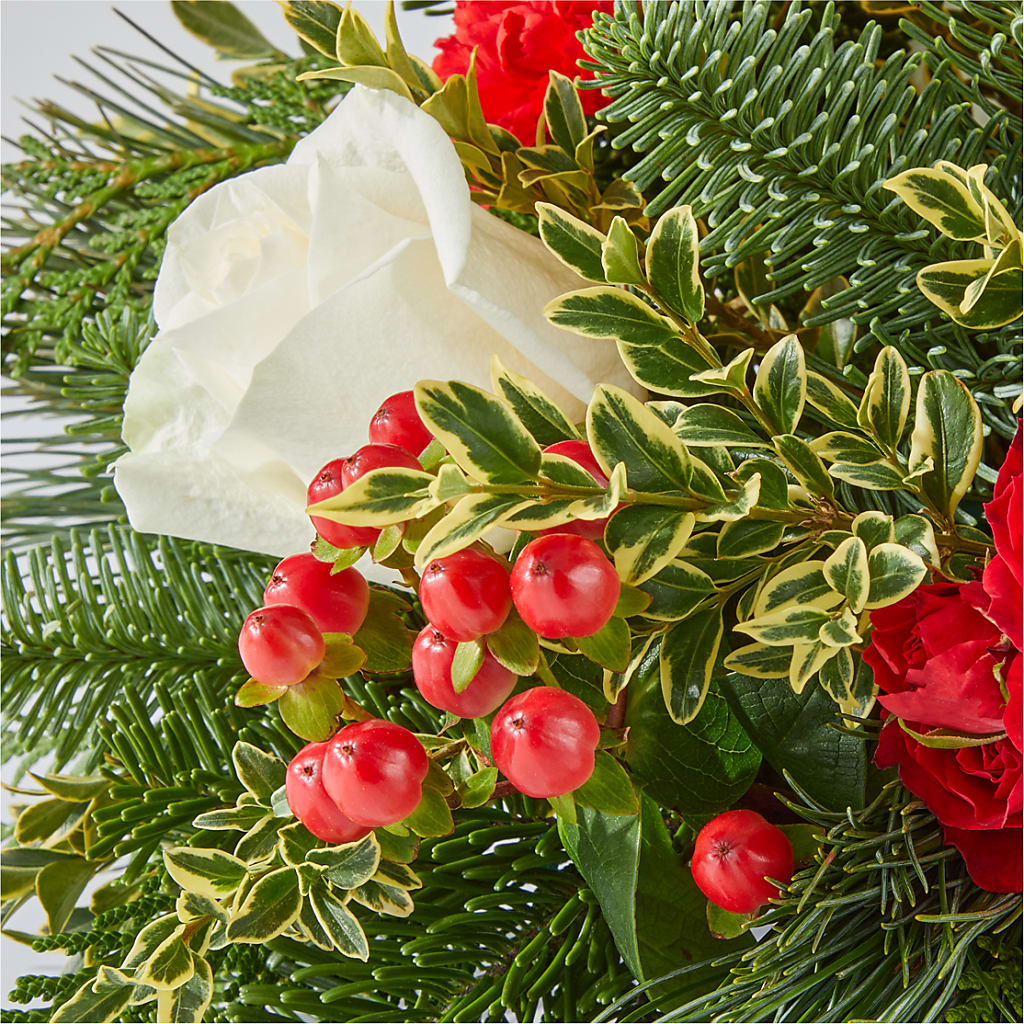 December Dreams Centerpiece –  Flowers Unlimited, Martinsburg WV