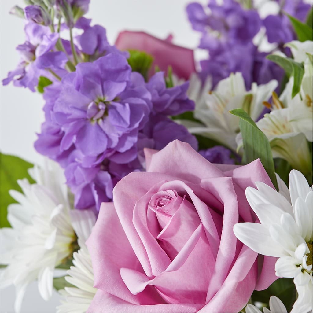 Garden of Peace Bouquet –  Flowers Unlimited, Martinsburg WV