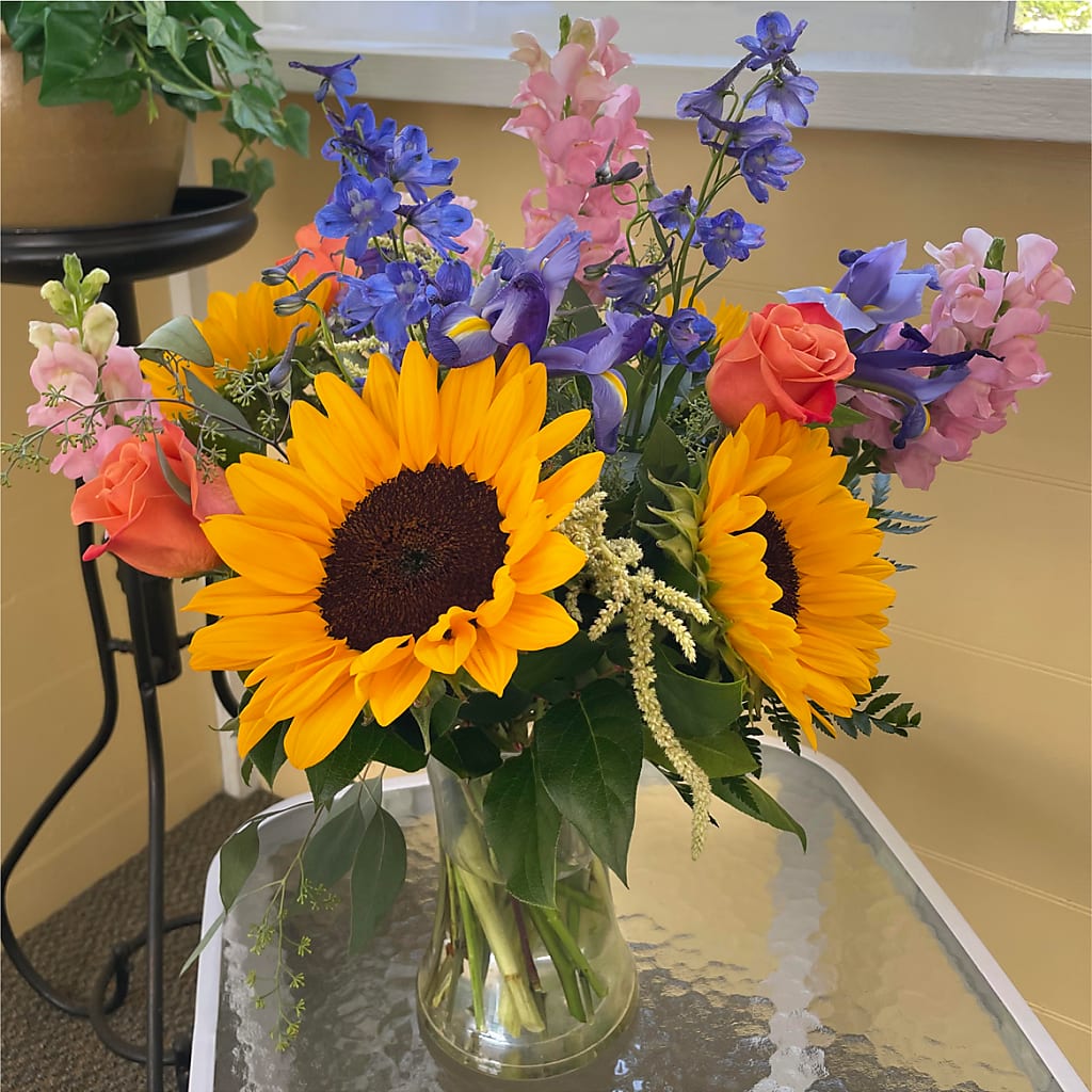 Rays of Life Bouquet –  Flowers Unlimited, Martinsburg WV
