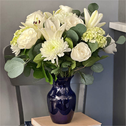 Snowy Dreams Bouquet –  Flowers Unlimited, Martinsburg WV