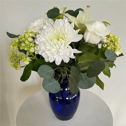 Snowy Dreams Bouquet –  Flowers Unlimited, Martinsburg WV