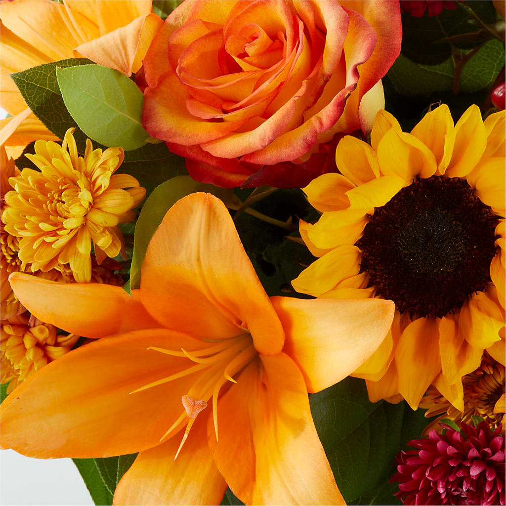 Grateful Centerpiece –  Flowers Unlimited, Martinsburg WV