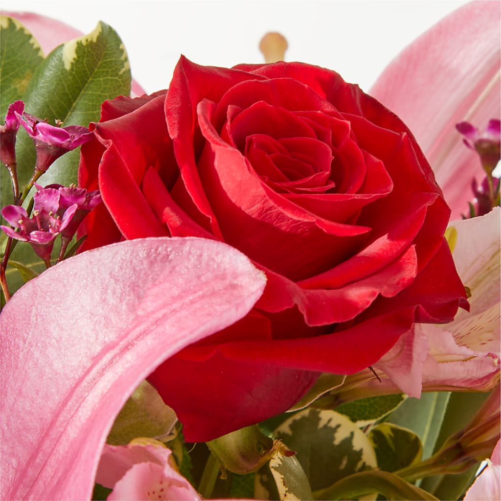 Lucky in Love Bouquet –  Flowers Unlimited, Martinsburg WV