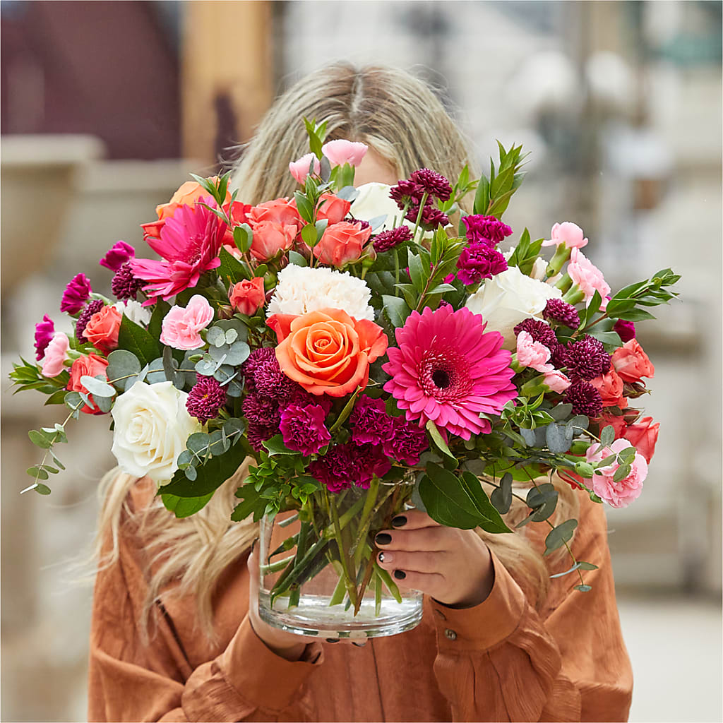 Smell the Roses Bouquet –  Flowers Unlimited, Martinsburg WV