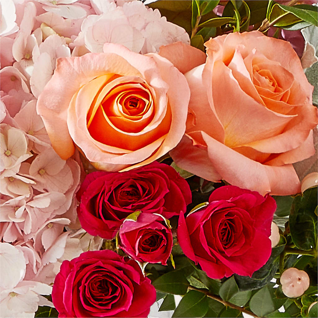 Glitz & Glam Bouquet –  Flowers Unlimited, Martinsburg WV