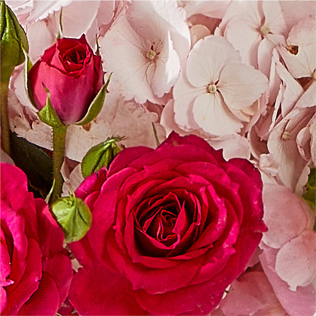 Glitz & Glam Bouquet –  Flowers Unlimited, Martinsburg WV