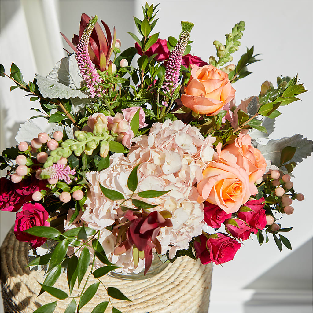 Glitz & Glam Bouquet –  Flowers Unlimited, Martinsburg WV