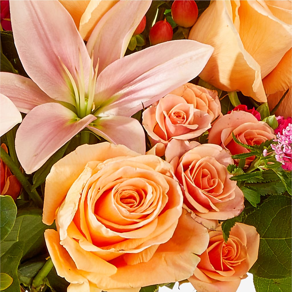Bisous Bouquet –  Flowers Unlimited, Martinsburg WV