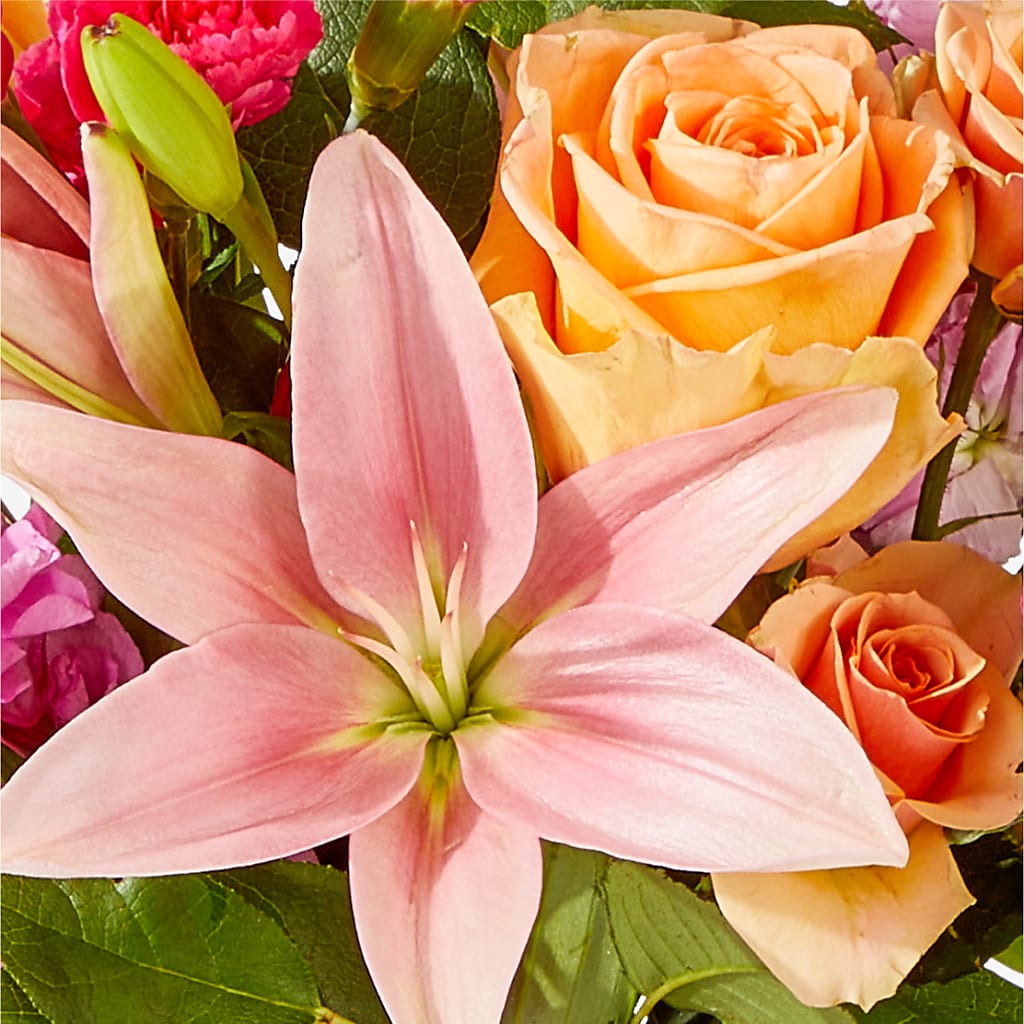 Bisous Bouquet –  Flowers Unlimited, Martinsburg WV