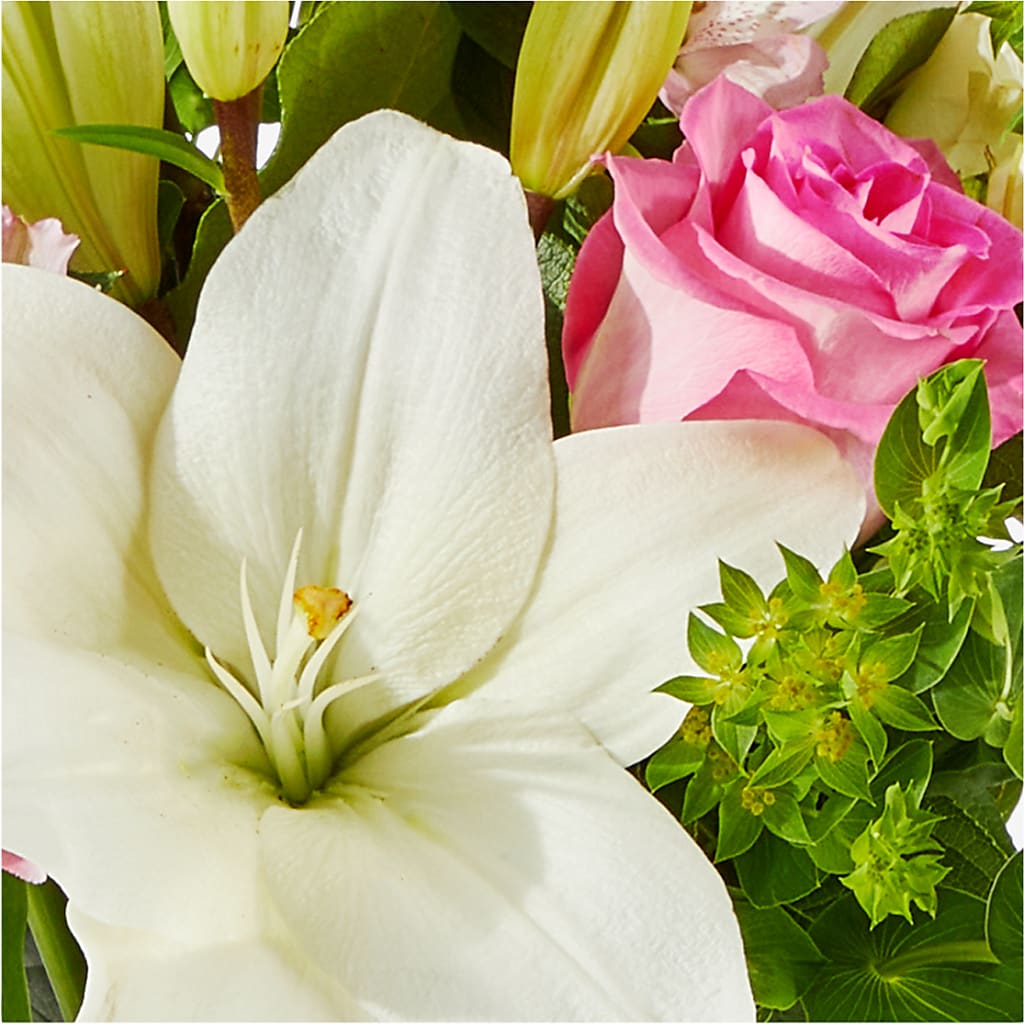 Fondly Bouquet –  Flowers Unlimited, Martinsburg WV