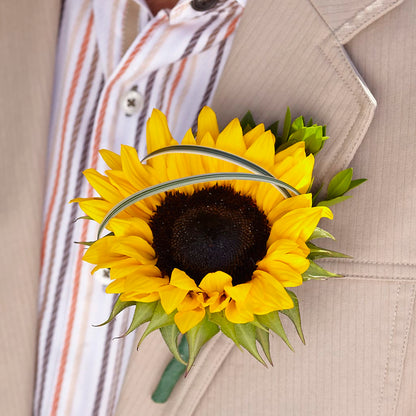 Free Spirit Boutonniere –  Flowers Unlimited, Martinsburg WV